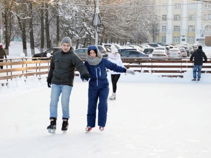 В Твери продолжают работать катки