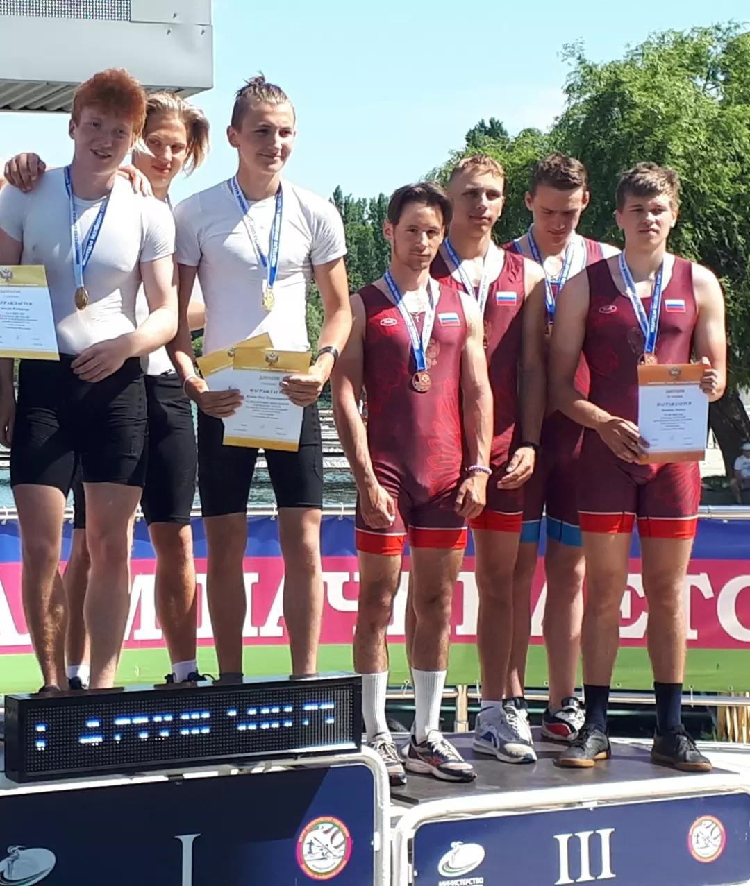 Спортсмены гребцы