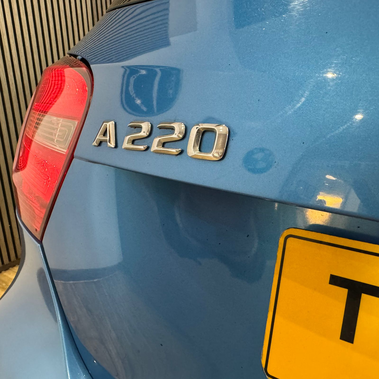 Mercedes-Benz A220