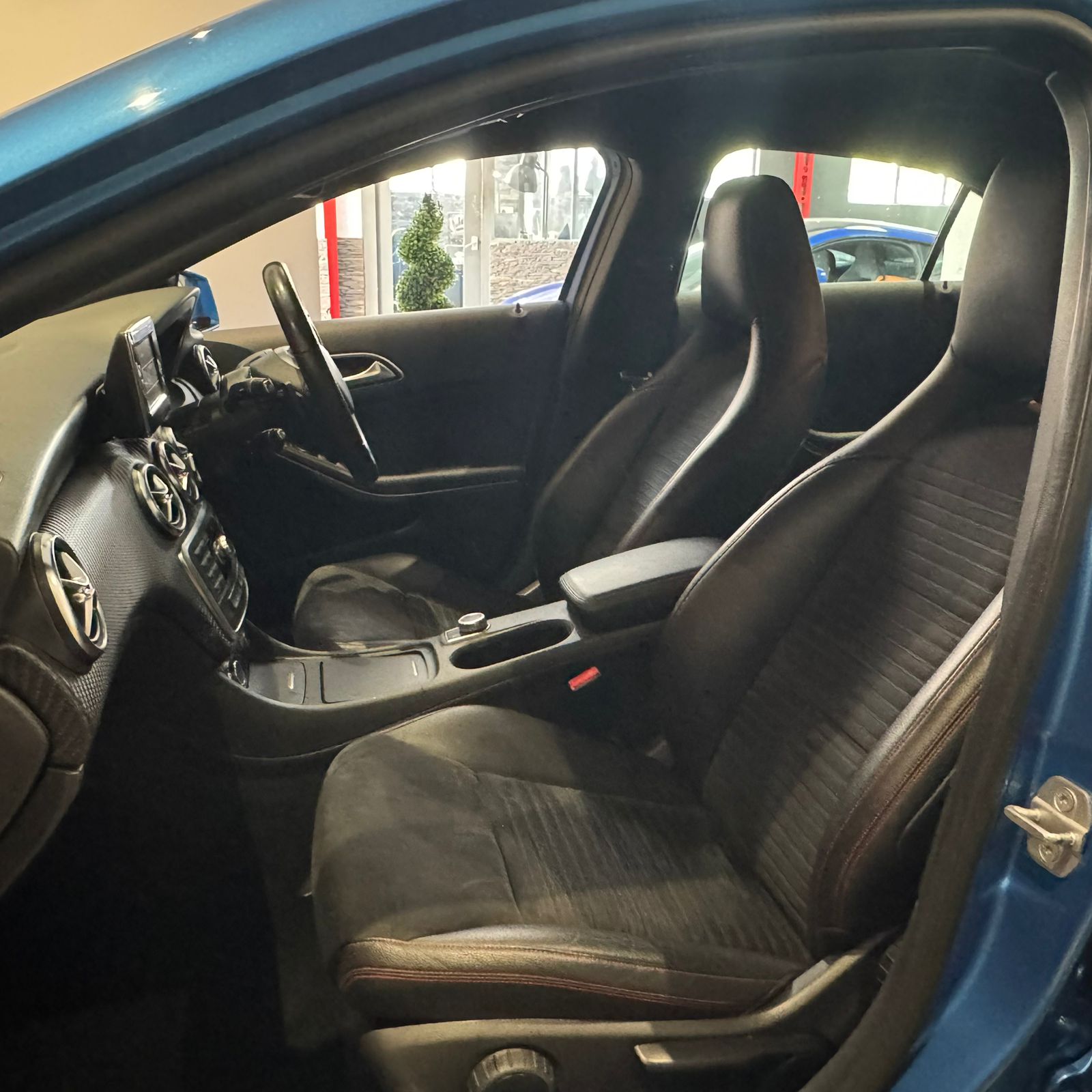 Mercedes-Benz A220