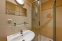 Pronájem bytu 2+1 se zcela novou kuchyní, 55 m² – Villa Laura, centrum Mariánských Lázní — foto 6