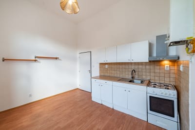 Pronájem bytu 1+1, 46 m² – Villa Laura, centrum Mariánských Lázní — foto 3