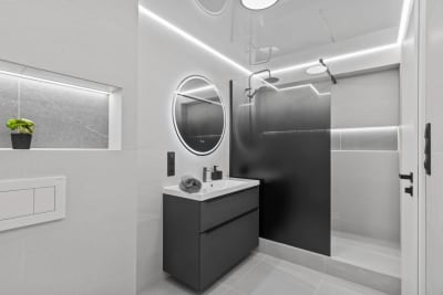 Rental of a luxuriously renovated 2-bedroom apartment (2+kk), Grégrova Street — photo 2