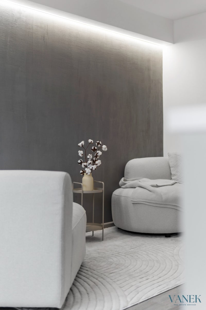 Rental of a luxuriously renovated 2-bedroom apartment (2+kk), Grégrova Street — photo 30