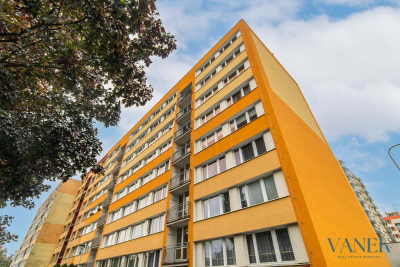 Rental of a luxuriously renovated 2-bedroom apartment (2+kk), Grégrova Street — photo 32