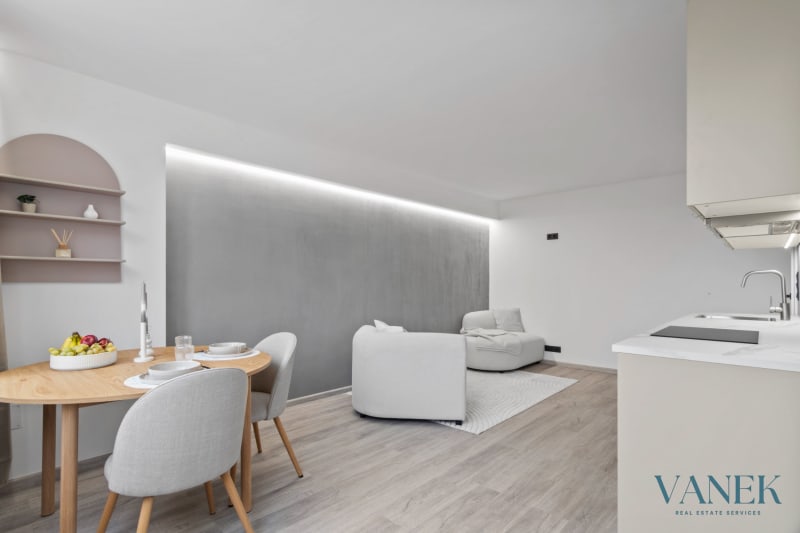 Rental of a luxuriously renovated 2-bedroom apartment (2+kk), Grégrova Street — photo 16