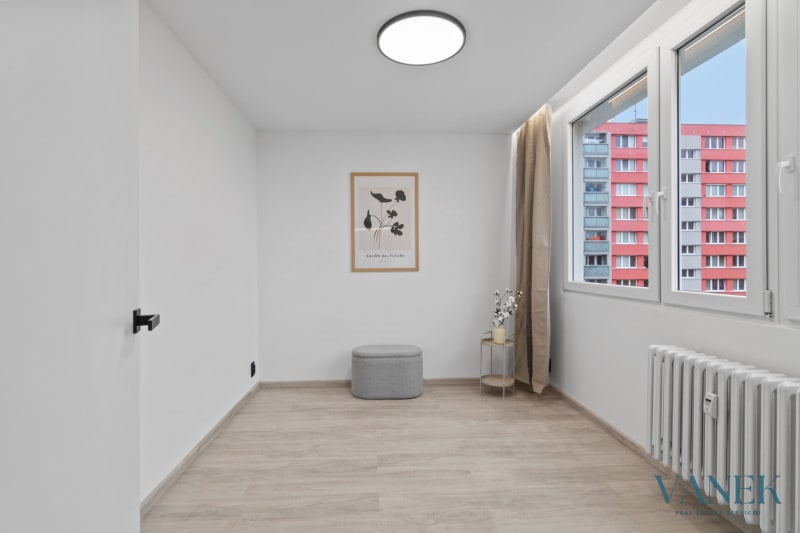 Rental of a luxuriously renovated 2-bedroom apartment (2+kk), Grégrova Street — photo 12