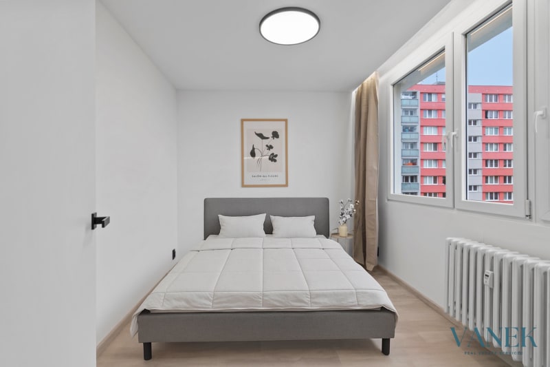 Rental of a luxuriously renovated 2-bedroom apartment (2+kk), Grégrova Street — photo 11