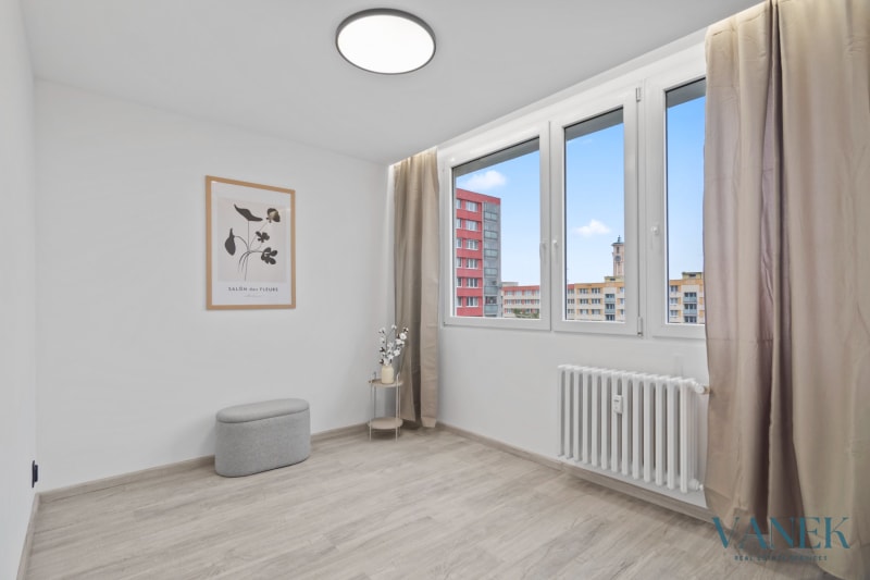 Rental of a luxuriously renovated 2-bedroom apartment (2+kk), Grégrova Street — photo 13