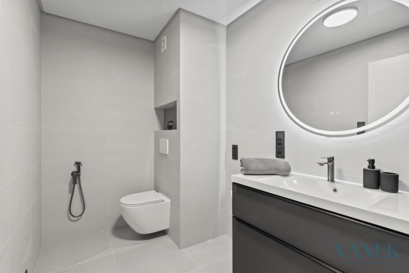 Rental of a luxuriously renovated 2-bedroom apartment (2+kk), Grégrova Street — photo 7