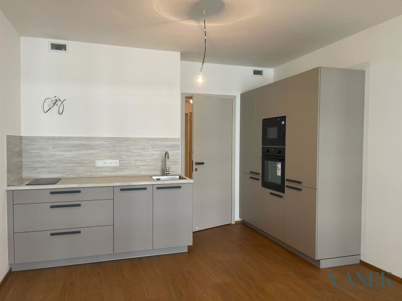 Apartment 1+kk, 30m², Poděbradská, Prague — photo 11