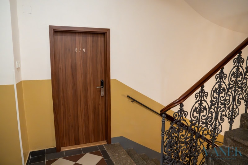 Apartment 1+kk, 25.5m², Seifertova, Prague — photo 39
