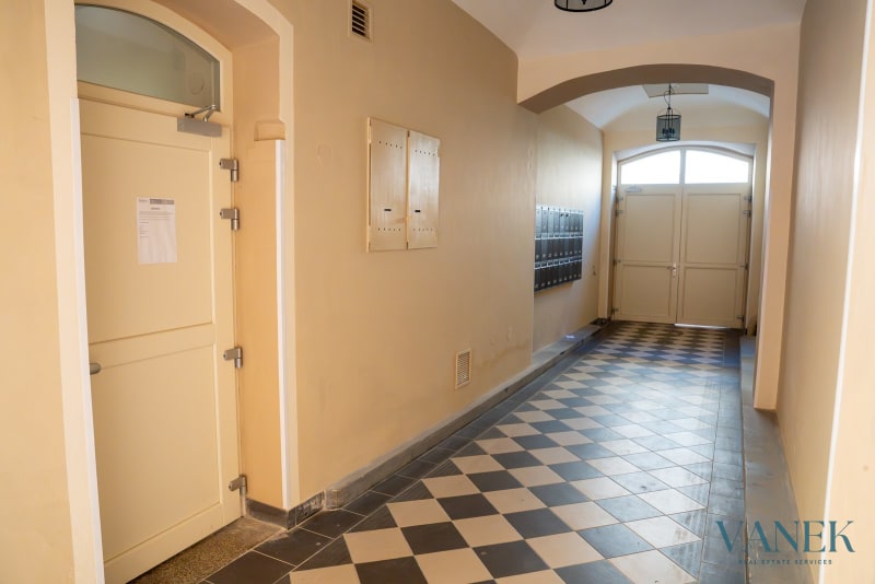Apartment 1+kk, 25.5m², Seifertova, Prague — photo 43