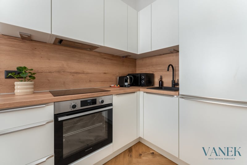 Apartment 1+kk, 25.5m², Seifertova, Prague — photo 5