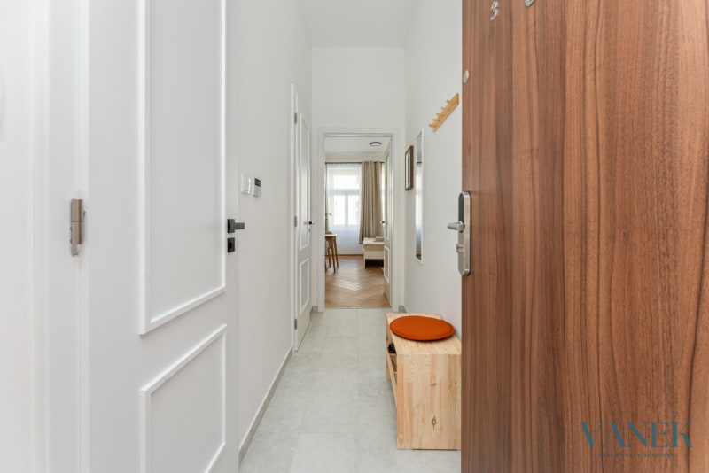 Apartment 1+kk, 25.5m², Seifertova, Prague — photo 7