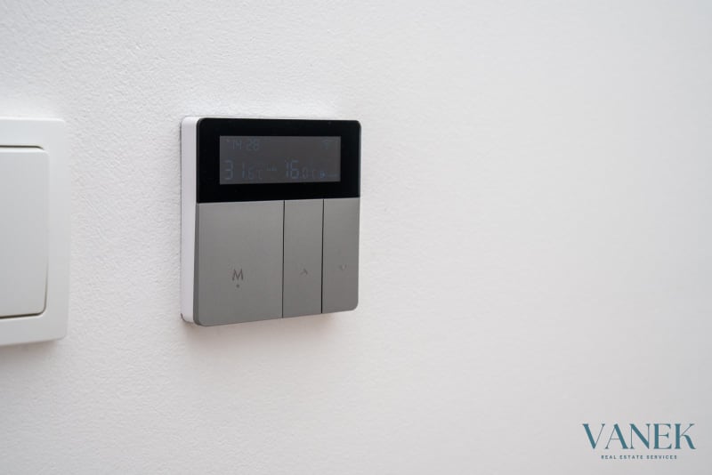 Apartment 1+kk, 25.5m², Seifertova, Prague — photo 11