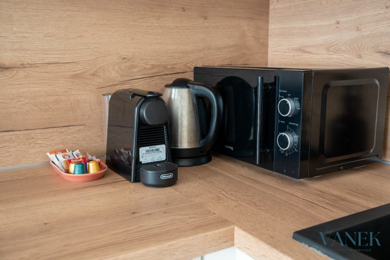 Apartment 1+kk, 25.5m², Seifertova, Prague — photo 19