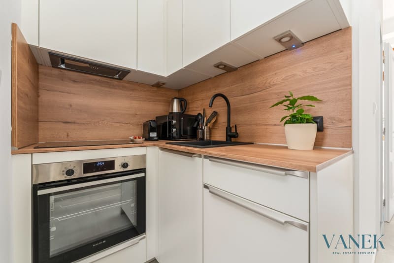 Apartment 1+kk, 31.3m², Seifertova, Prague — photo 5