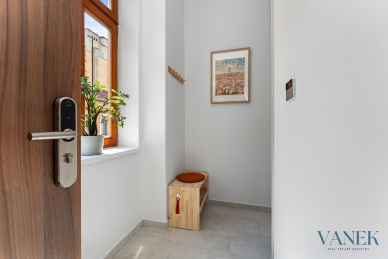 Apartment 1+kk, 31.3m², Seifertova, Prague — photo 16