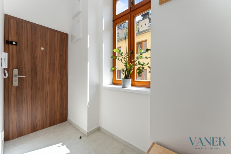 Apartment 1+kk, 31.3m², Seifertova, Prague — photo 17
