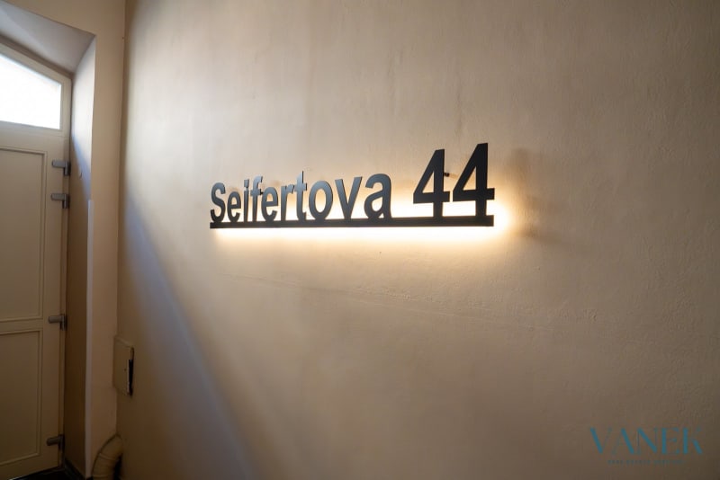 Apartment 1+kk, 31.3m², Seifertova, Prague — photo 22