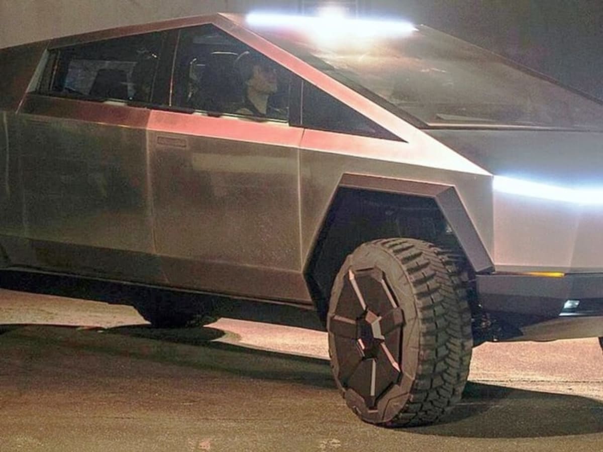 Tesla Cybertruck (Tri motor)