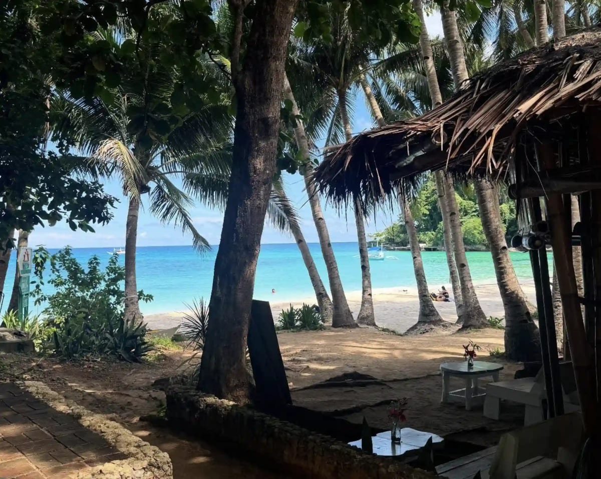 Diniwid Beach Bar sunset views