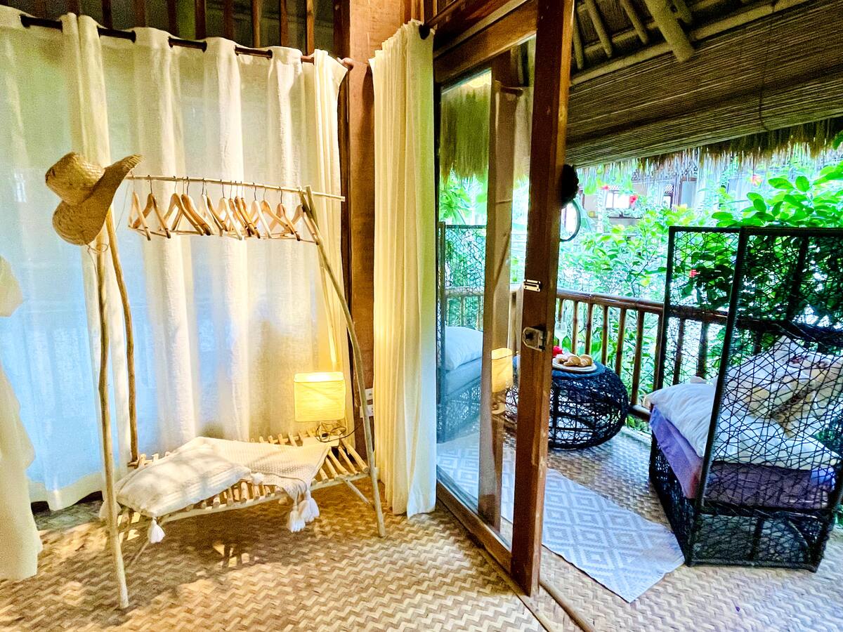 Comfortable studio interior near Diniwid