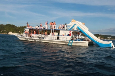 Party Yacht