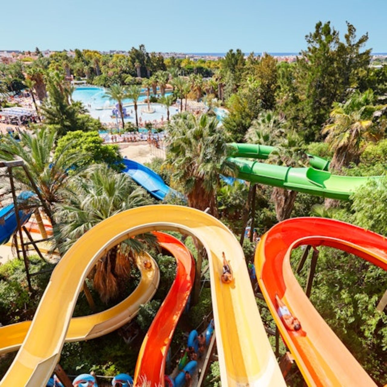 Parco acquatico Caribe e PortAventura: biglietto giornaliero e notturno di 1 giorno — 2