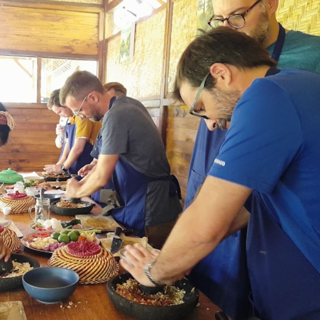 Corso di cucina biologica balinese in fattoria e visita al mercato di Ubud