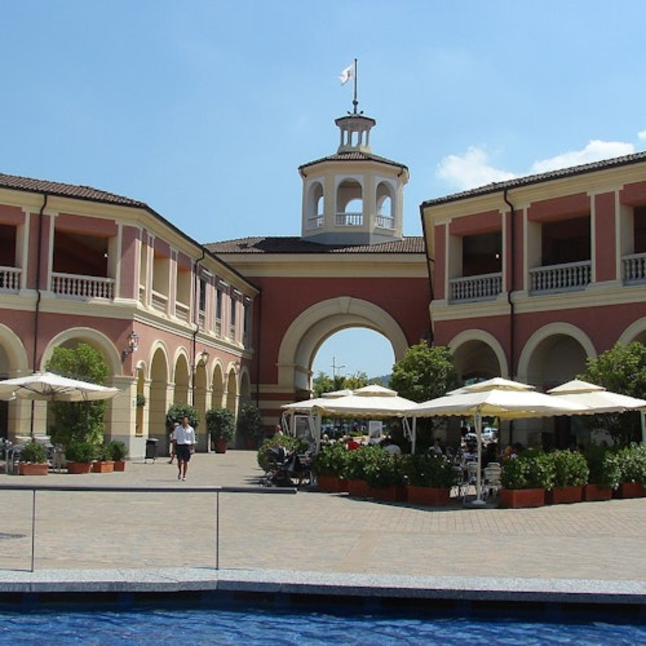 Serravalle Designer Outlet: Viaggio Andata e Ritorno da Milano — 6