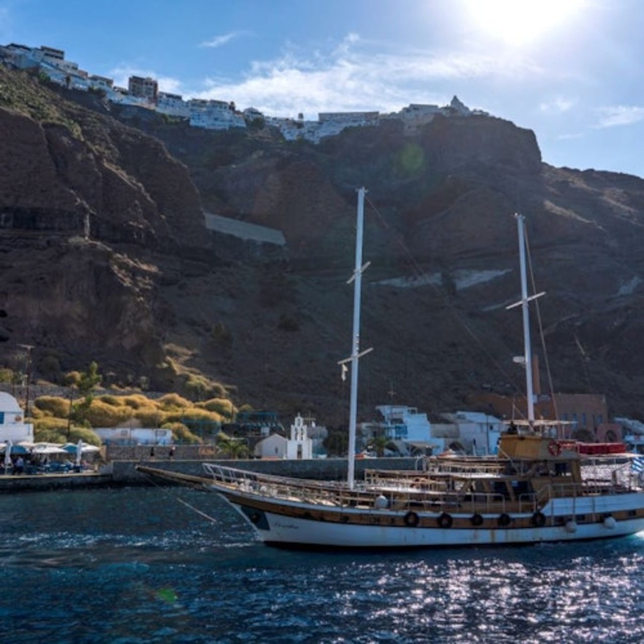 Santorini: tour in barca su 3 isole — 3