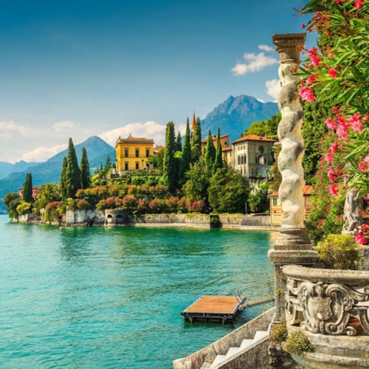 Como, Bellagio e Varenna: Tour guidato per gruppi ristretti da Milano + tour in barca