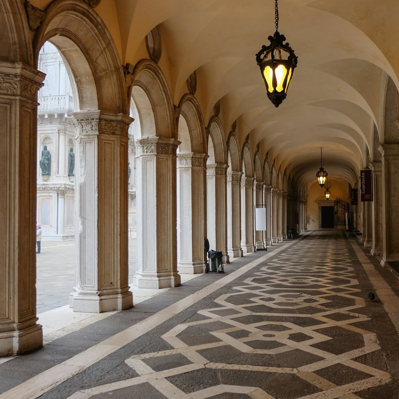 Palazzo Ducale: Ingresso veloce — 4