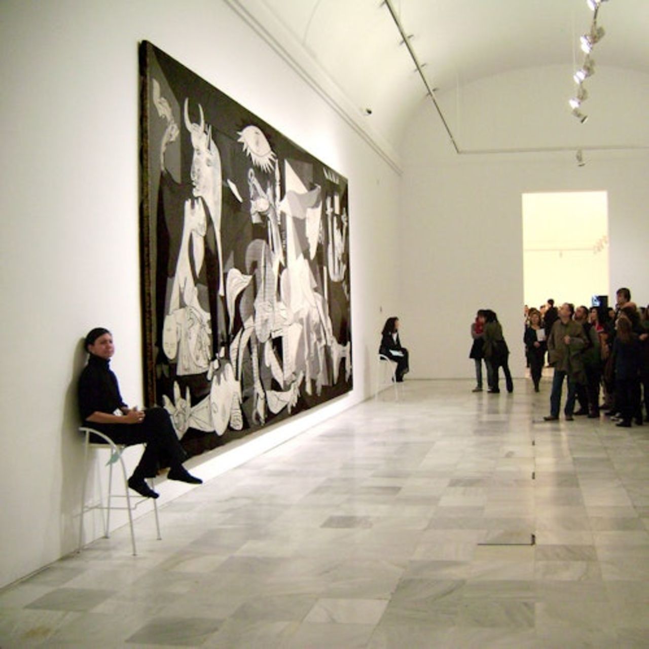 Museo Reina Sofía: Biglietto salta-coda
