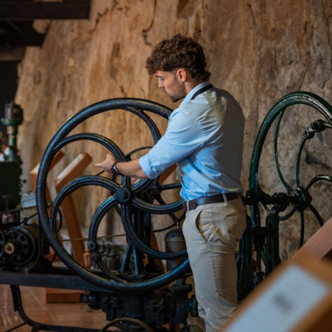Porto: Tour guidato in tuk tuk + visita alla cantina del vino di Porto con degustazione + crociera — 5