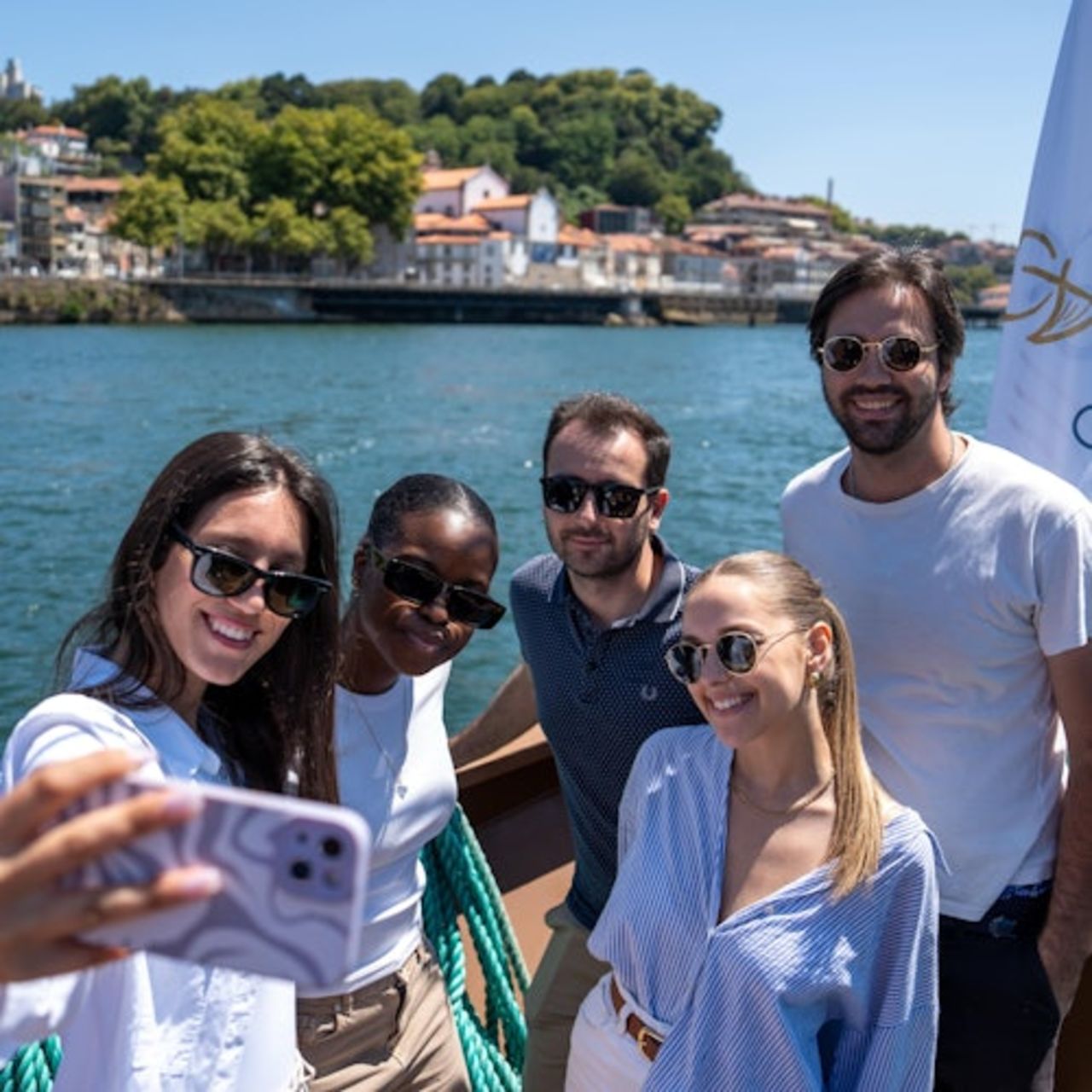 Porto: Tour guidato in tuk tuk + visita alla cantina del vino di Porto con degustazione + crociera — 8