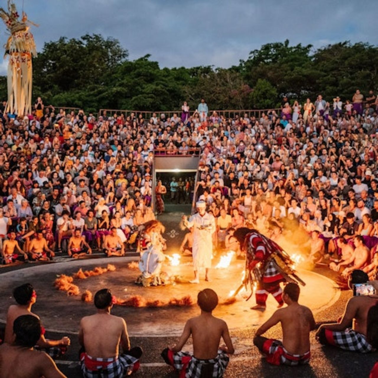Tempio di Uluwatu, danza del fuoco Kecak e spiaggia di Suluban: Tour guidato + trasferimento — 3