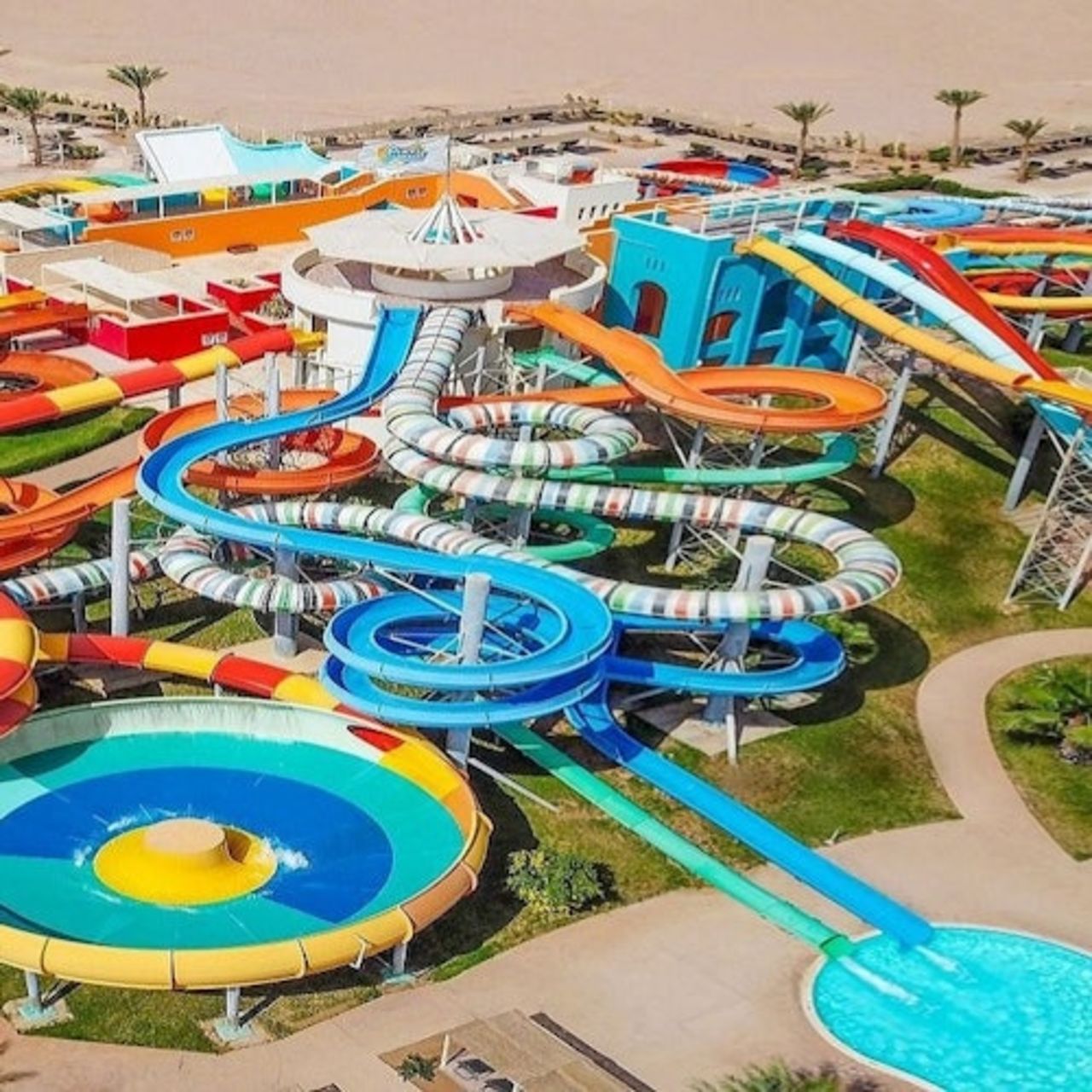 Mondo acquatico di Makadi Hurghada: Biglietto d'ingresso + Viaggio di andata e ritorno + Pranzo