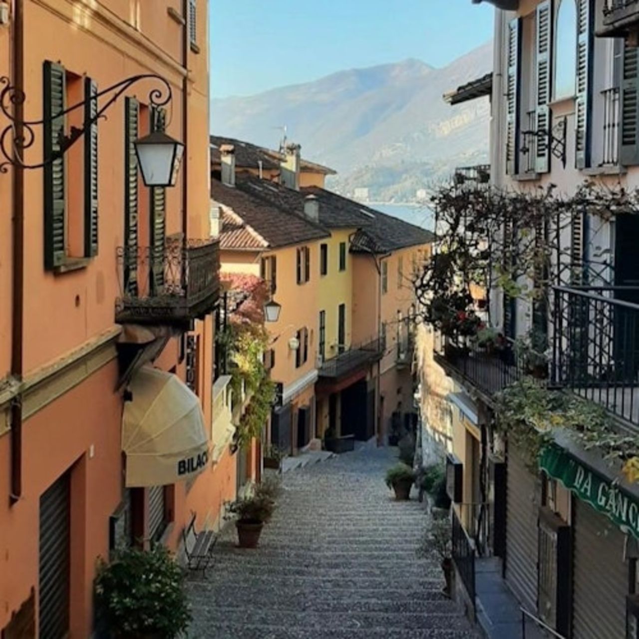 Bellano, Varenna, Bellagio e Como: Tour guidato in giornata da Milano + traghetto — 2