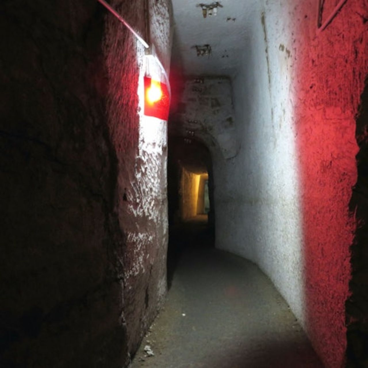 Quartieri Spagnoli sotterranei: Tour guidato — 5