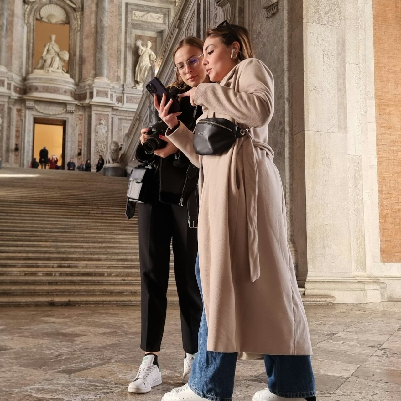 Reggia di Caserta: Biglietto d'ingresso prioritario + Treno di andata e ritorno da Napoli — 2