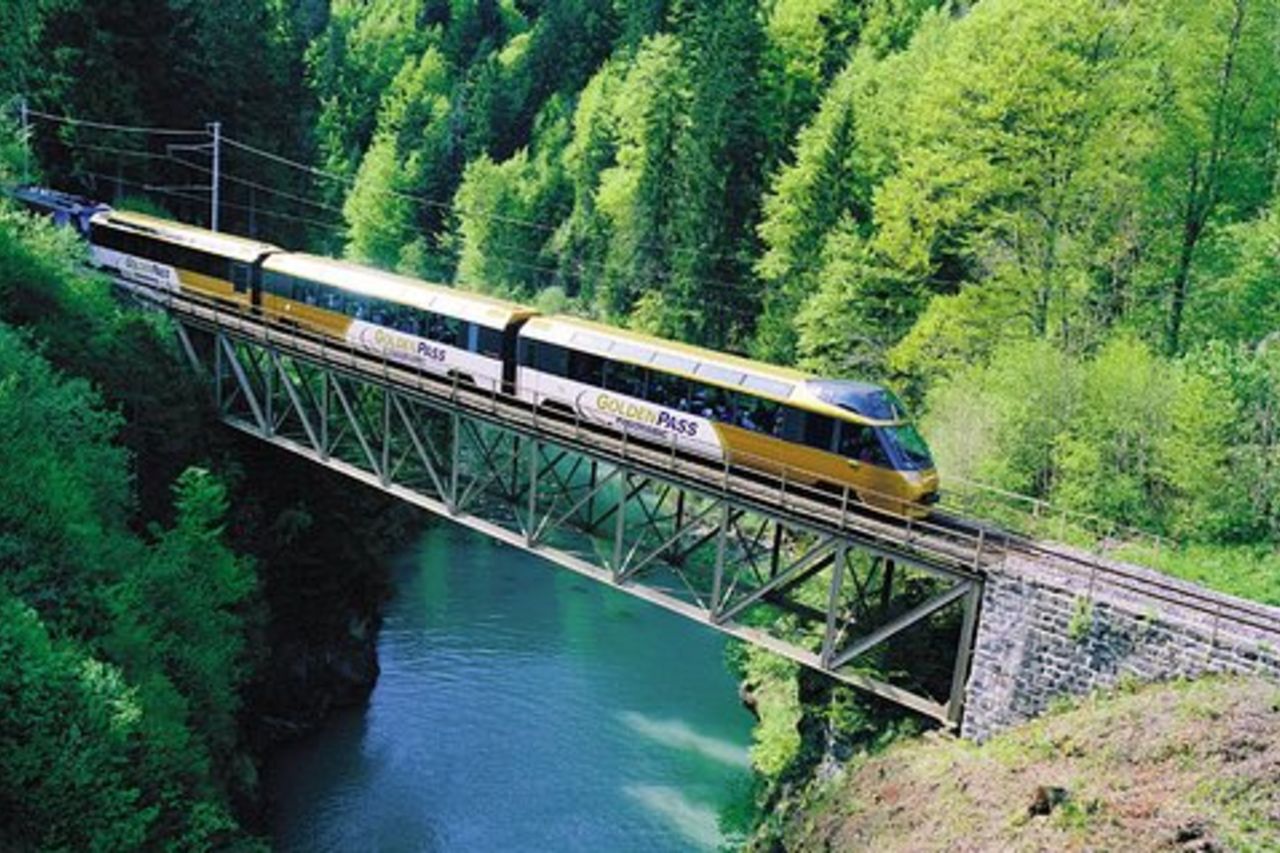 Tour Gruyères da Ginevra con treno, cioccolato e formaggio