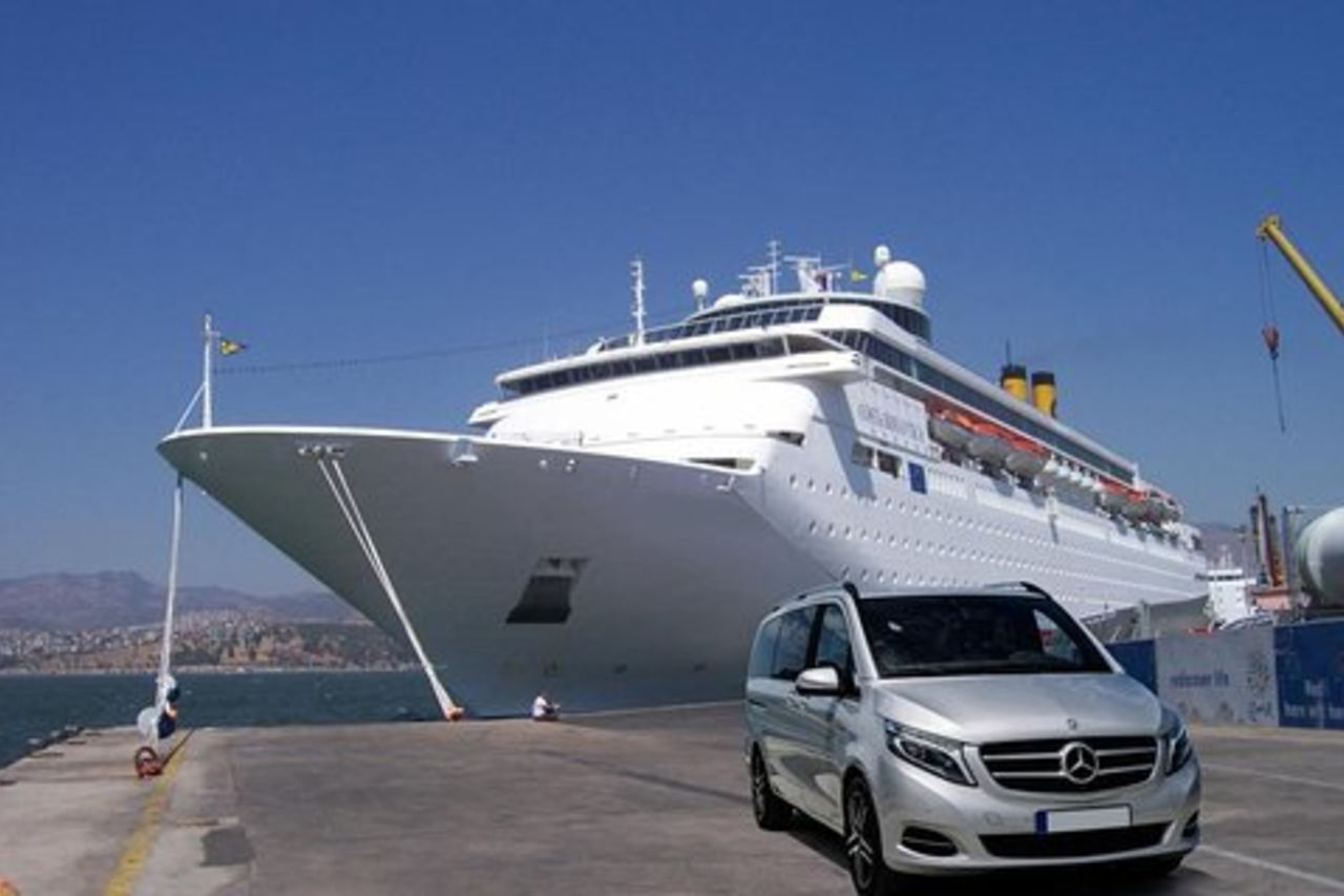 Escursioni a terra private dal porto crocieristico di Civitavecchia a Roma con autista