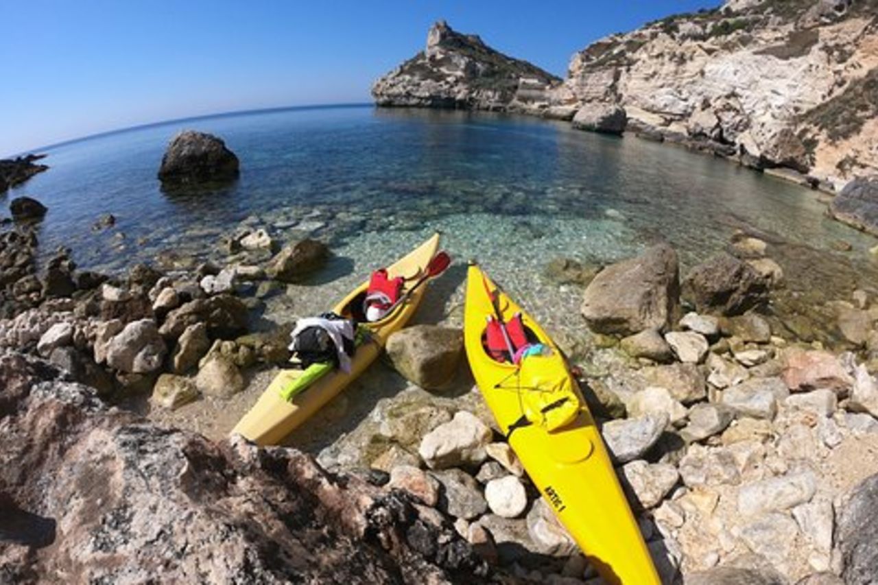 Esclusivo tour privato in kayak alla Devil's Saddle di Cagliari