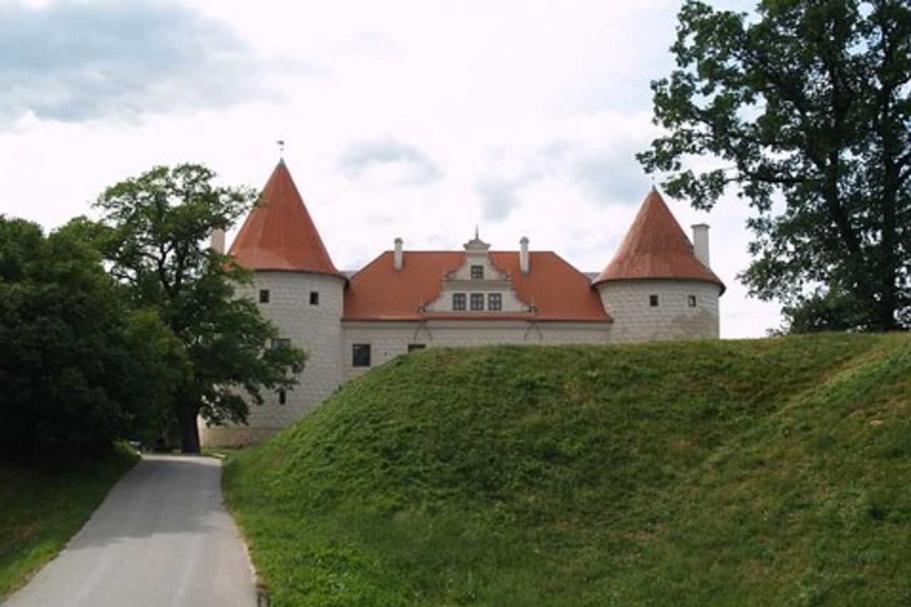 Gita di un giorno di gruppo a Rundale Palace, Collina delle Croci e Castello di Bauska