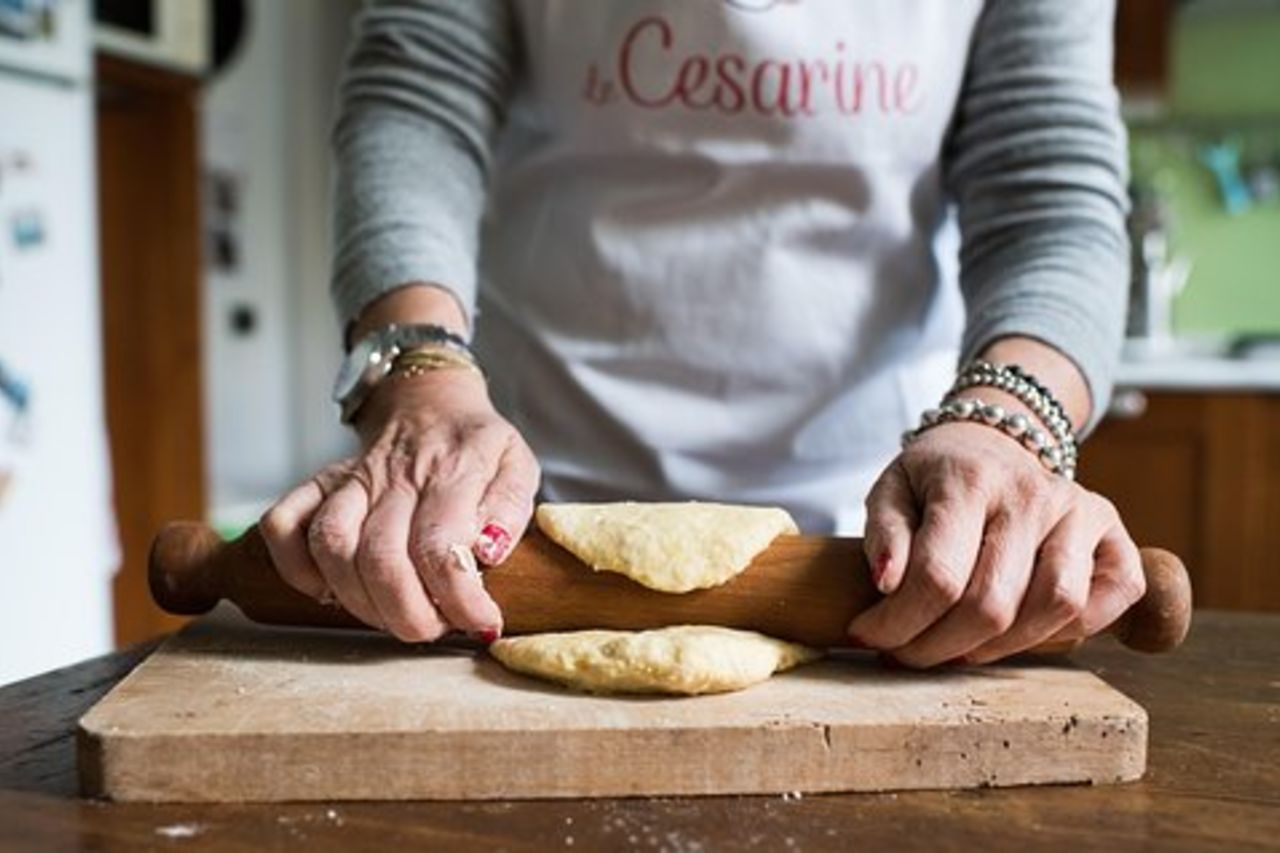 Lezione privata di pasta e tiramisù a casa di Cesarina con degustazione a Bergamo