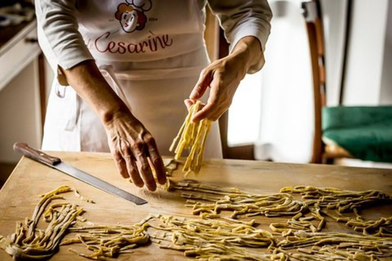 Lezione privata di pasta e tiramisù a casa di Cesarina con degustazione a Pescara