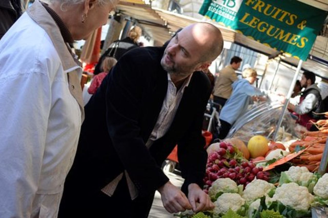 Corso di cucina e pranzo a Parigi con vino più opzione visita al mercato